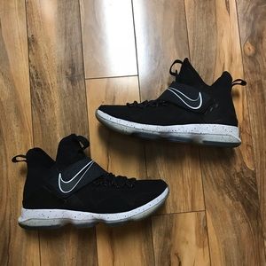 Nike Lebron’s 11.5